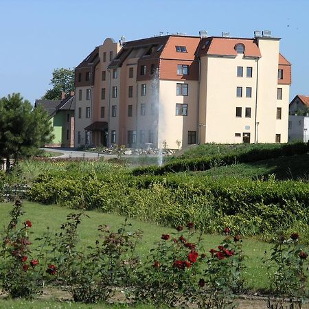Hotel Sportwerk Tyniec Maly Zewnętrze zdjęcie