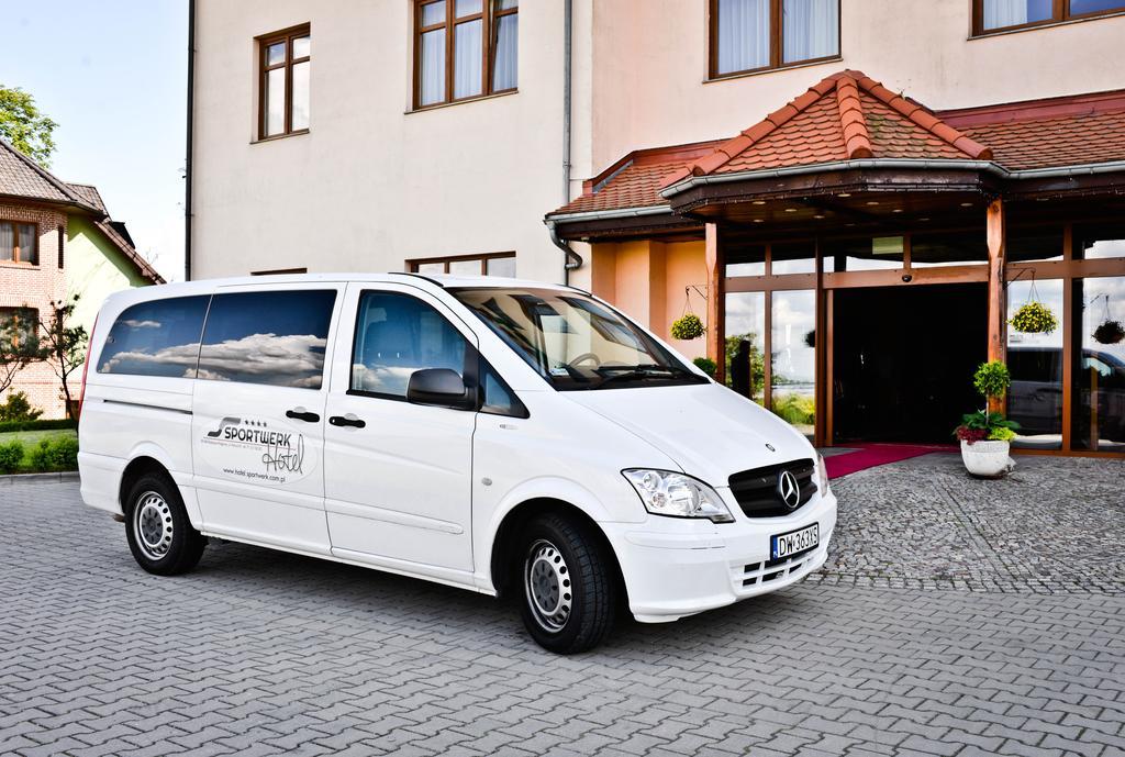 Hotel Sportwerk Tyniec Maly Zewnętrze zdjęcie