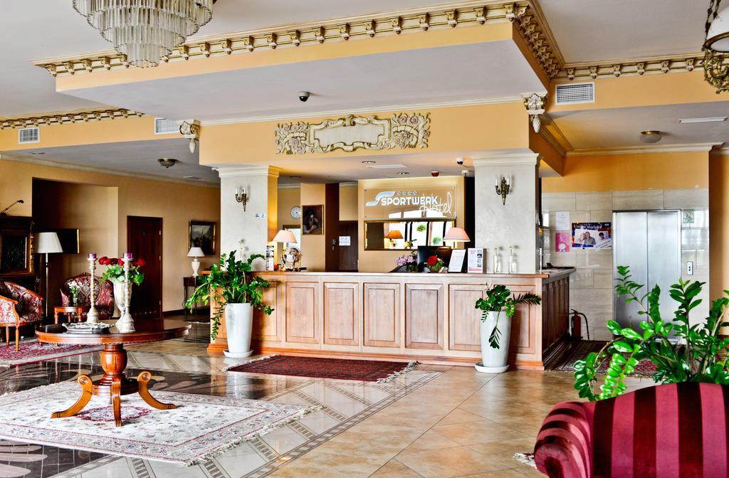 Hotel Sportwerk Tyniec Maly Zewnętrze zdjęcie
